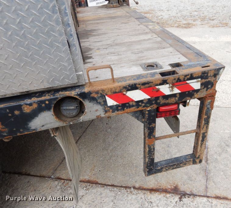 image for item JK9018 2006 Ford F550 Super Duty XLT  Crew Cab flatbed truck