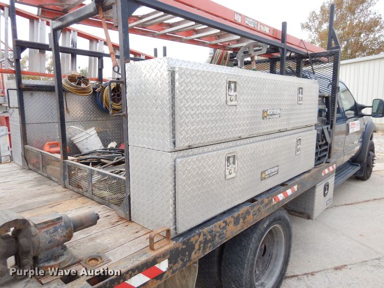 image for item JK9018 2006 Ford F550 Super Duty XLT  Crew Cab flatbed truck