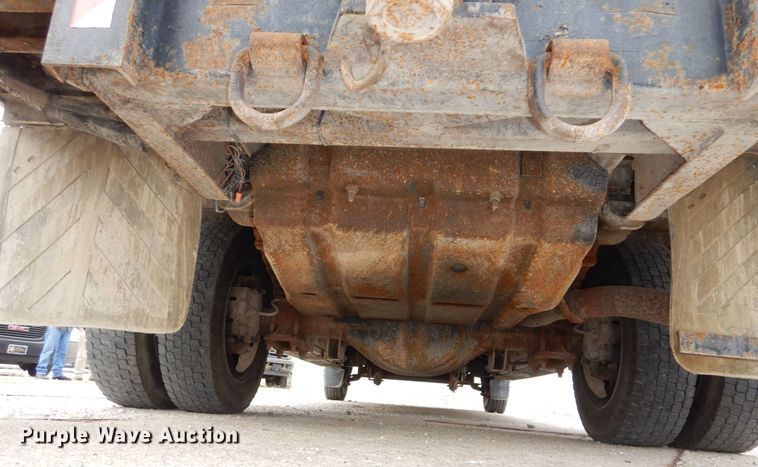 image for item JK9018 2006 Ford F550 Super Duty XLT  Crew Cab flatbed truck