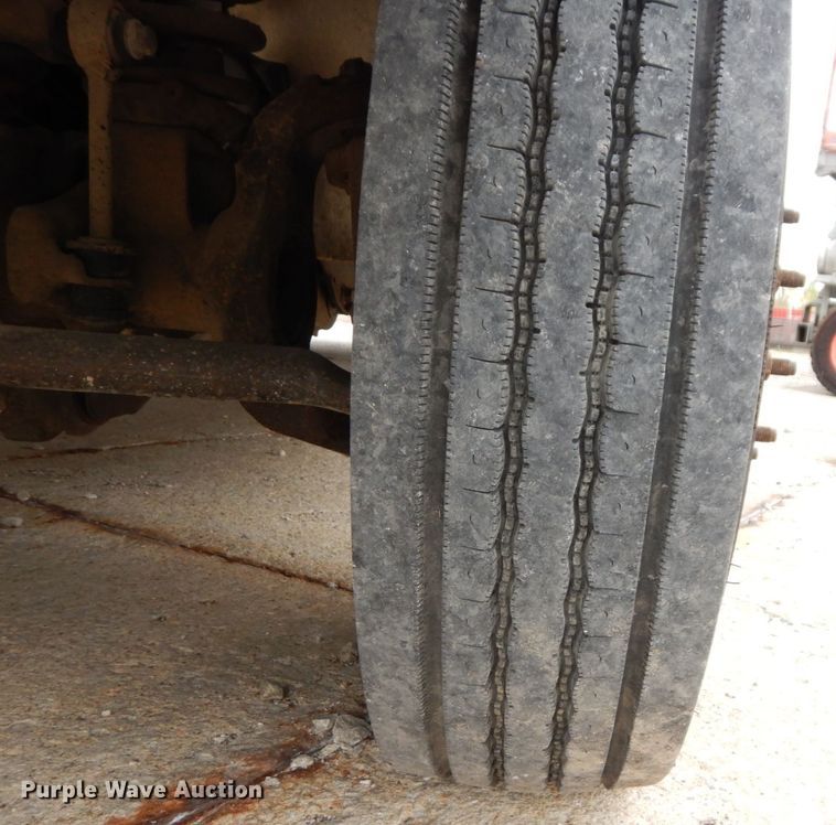 image for item JK9018 2006 Ford F550 Super Duty XLT  Crew Cab flatbed truck