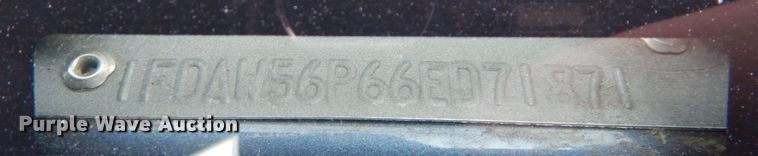 image for item JK9018 2006 Ford F550 Super Duty XLT  Crew Cab flatbed truck