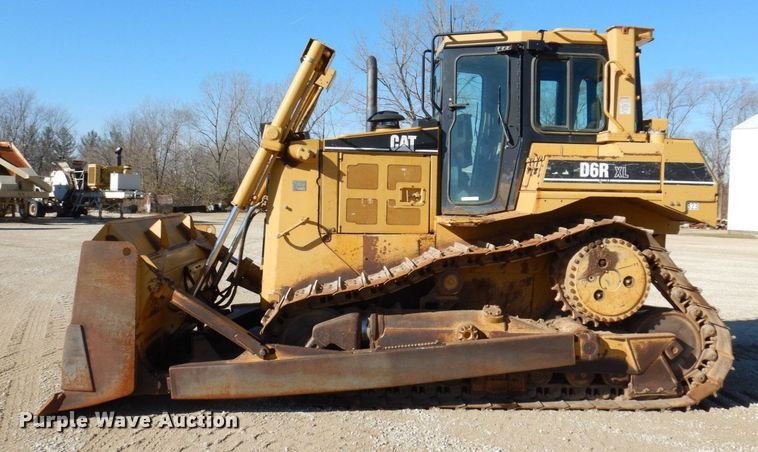 image for item JL9774 2004 Caterpillar D6R XL Series II  dozer