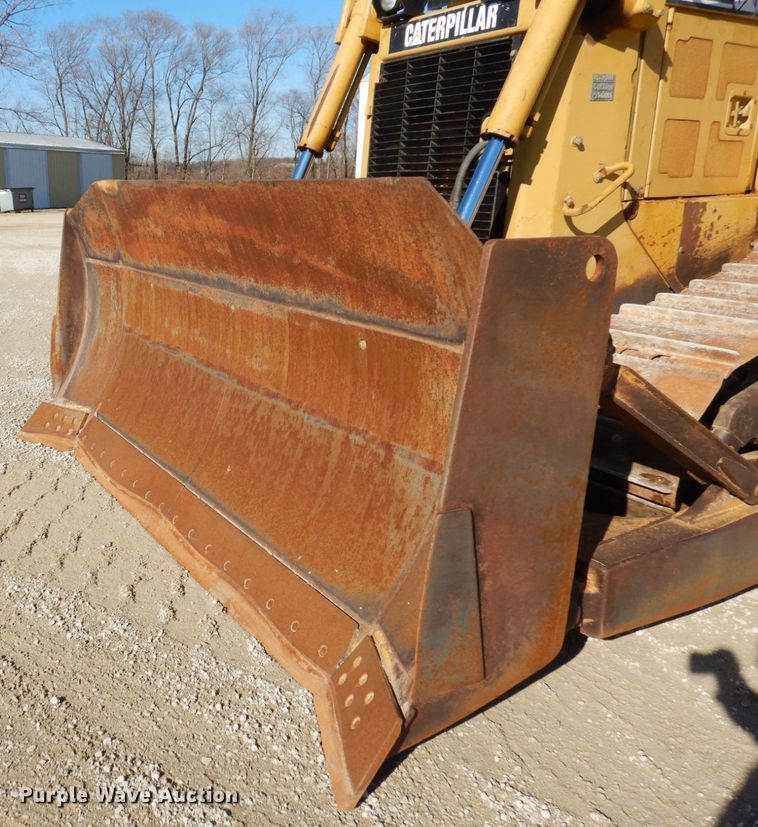 image for item JL9774 2004 Caterpillar D6R XL Series II  dozer