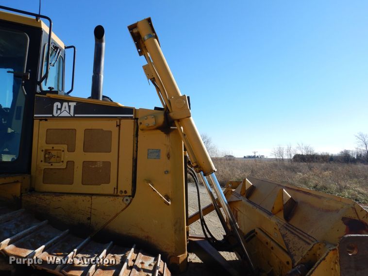image for item JL9774 2004 Caterpillar D6R XL Series II  dozer