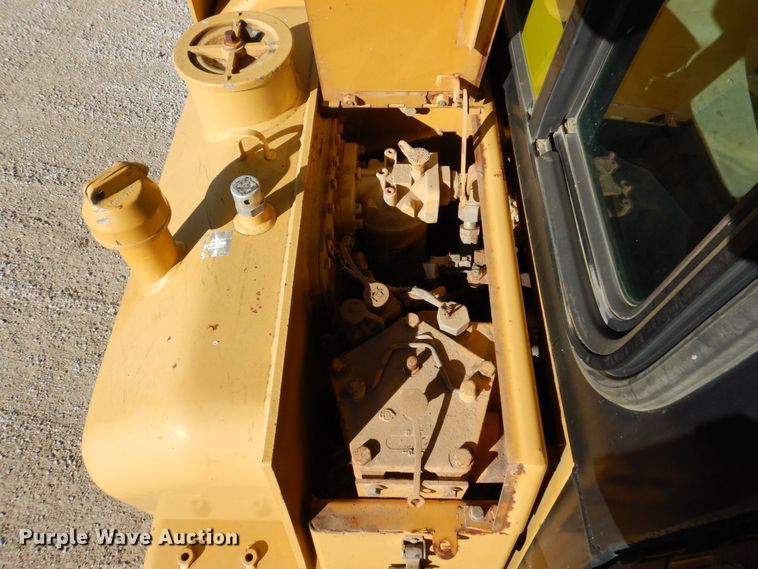 image for item JL9774 2004 Caterpillar D6R XL Series II  dozer