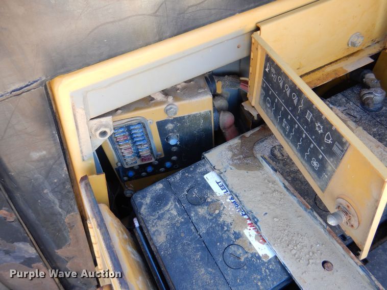 image for item JL9774 2004 Caterpillar D6R XL Series II  dozer