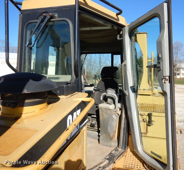 image for item JL9774 2004 Caterpillar D6R XL Series II  dozer