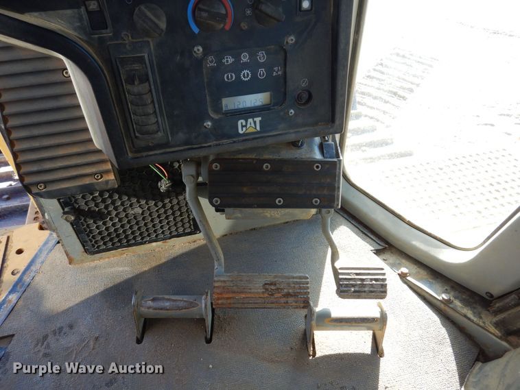 image for item JL9774 2004 Caterpillar D6R XL Series II  dozer