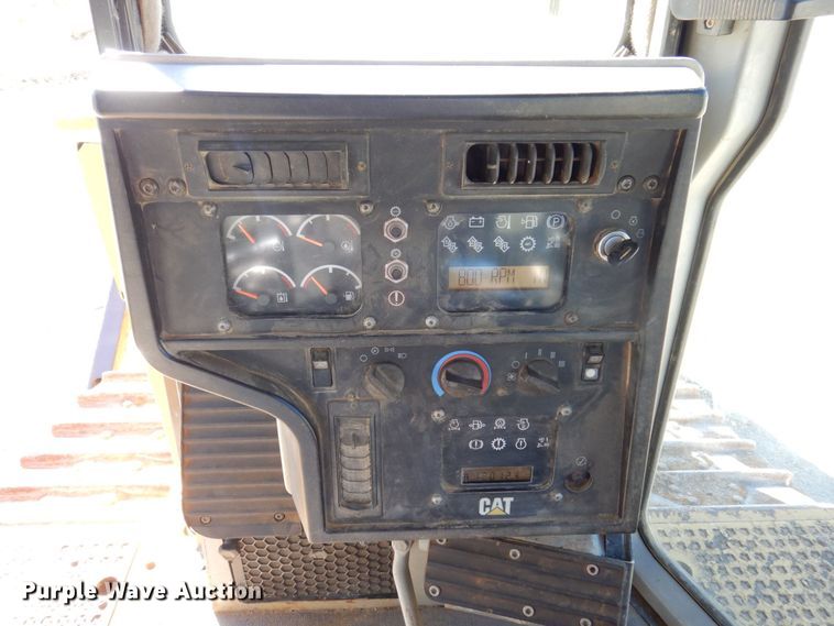 image for item JL9774 2004 Caterpillar D6R XL Series II  dozer