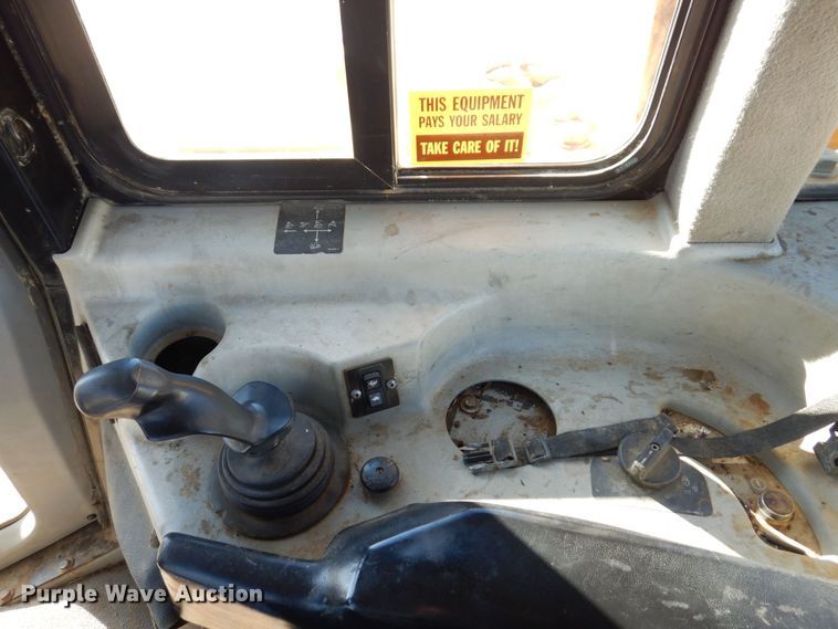 image for item JL9774 2004 Caterpillar D6R XL Series II  dozer