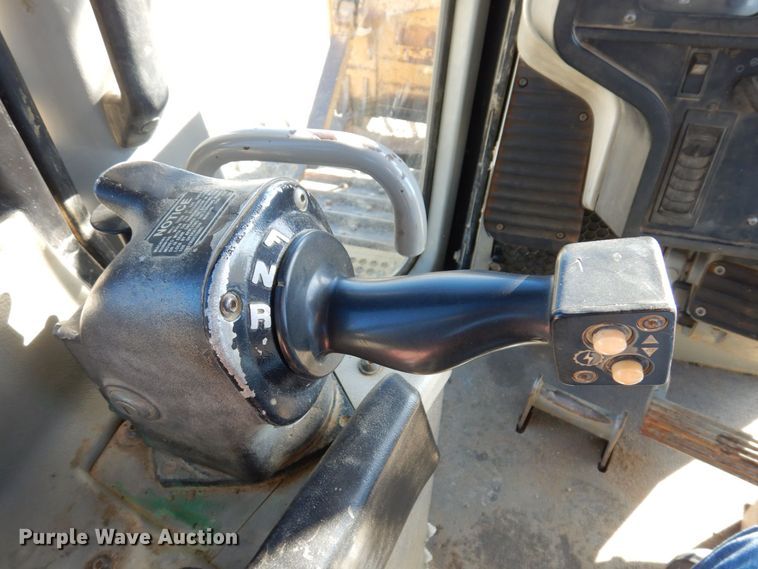 image for item JL9774 2004 Caterpillar D6R XL Series II  dozer