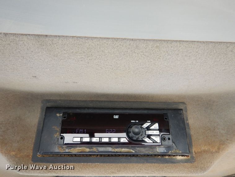 image for item JL9774 2004 Caterpillar D6R XL Series II  dozer