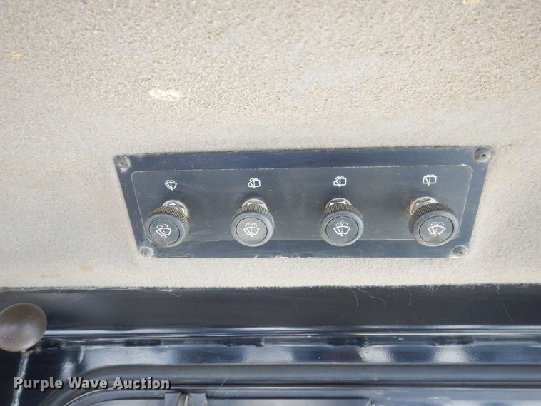 image for item JL9774 2004 Caterpillar D6R XL Series II  dozer