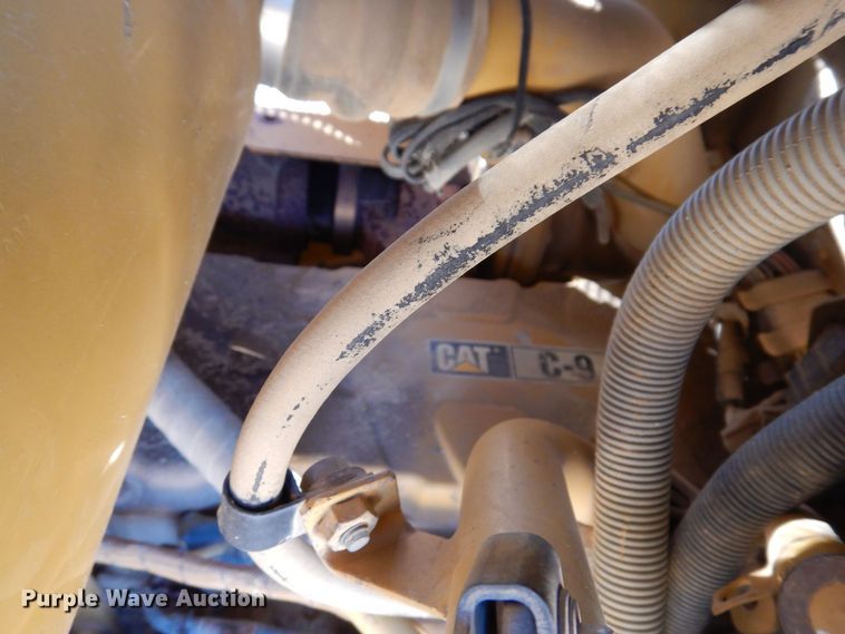 image for item JL9774 2004 Caterpillar D6R XL Series II  dozer