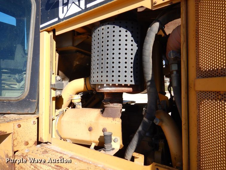 image for item JL9774 2004 Caterpillar D6R XL Series II  dozer