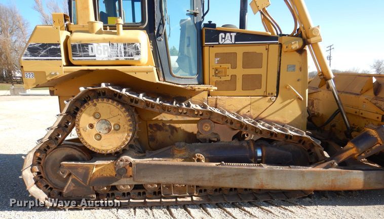 image for item JL9774 2004 Caterpillar D6R XL Series II  dozer