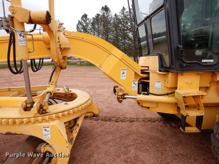 image for item JL9783 2005 New Holland RG140B  motor grader