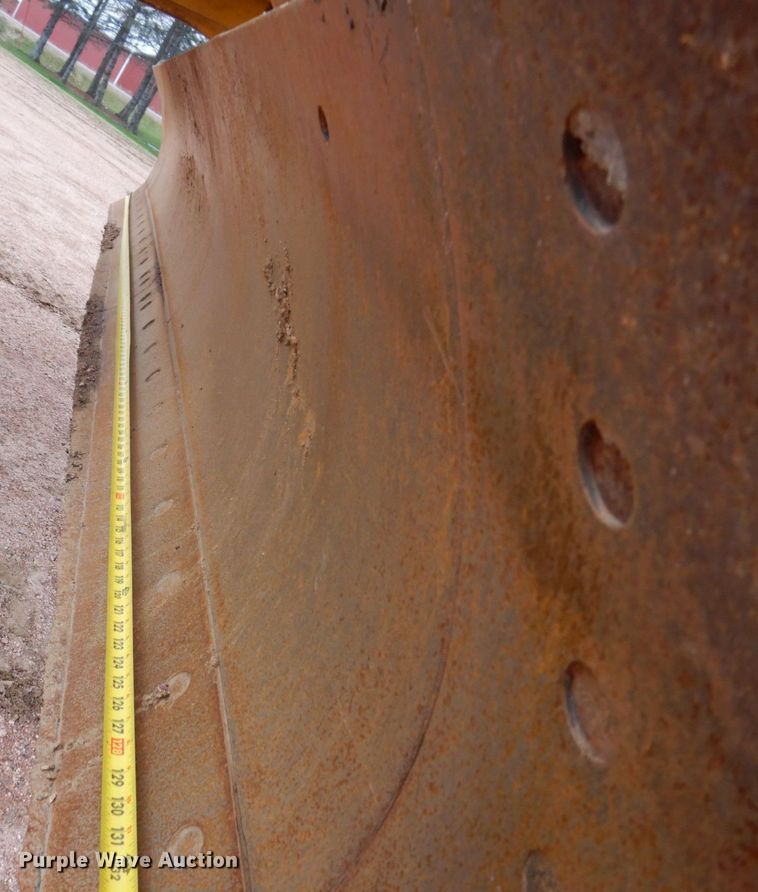 image for item JL9783 2005 New Holland RG140B  motor grader