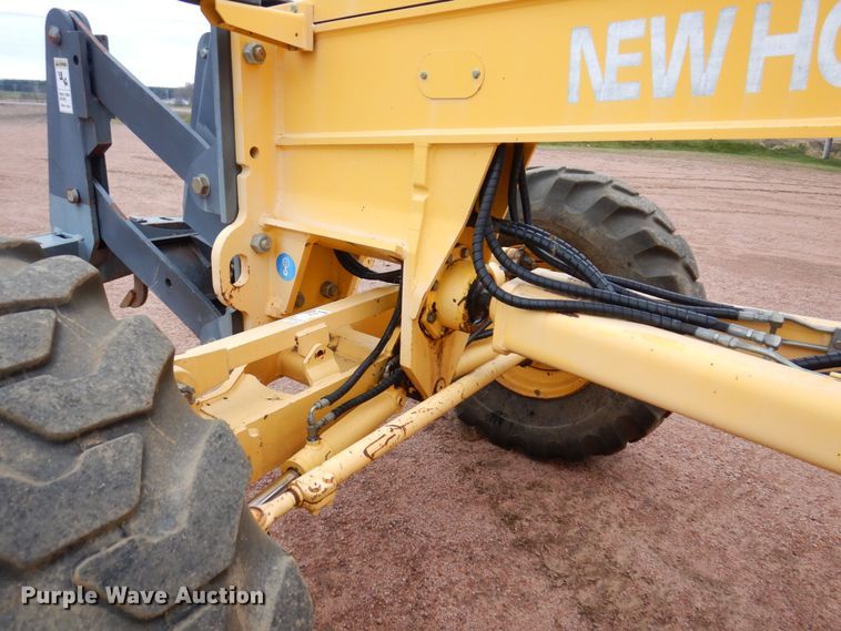 image for item JL9783 2005 New Holland RG140B  motor grader
