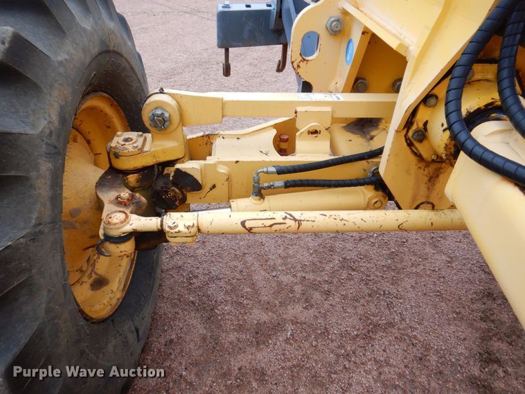 image for item JL9783 2005 New Holland RG140B  motor grader