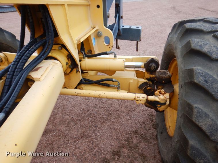 image for item JL9783 2005 New Holland RG140B  motor grader