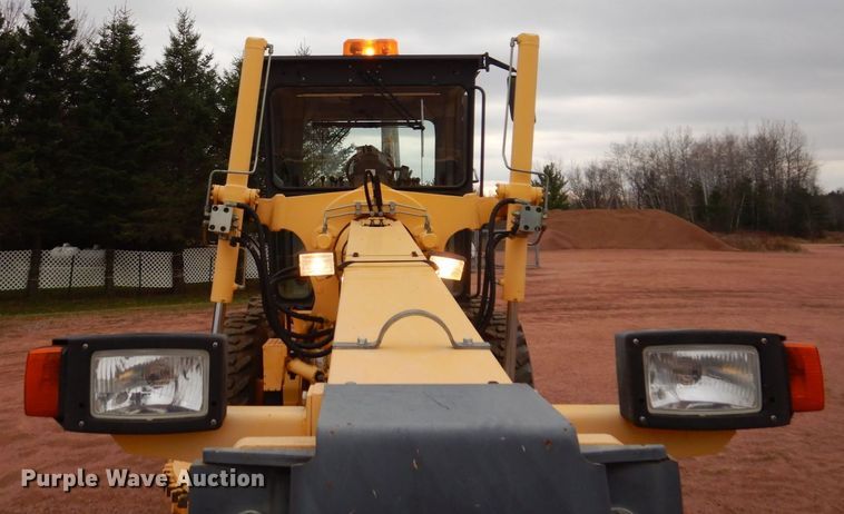 image for item JL9783 2005 New Holland RG140B  motor grader