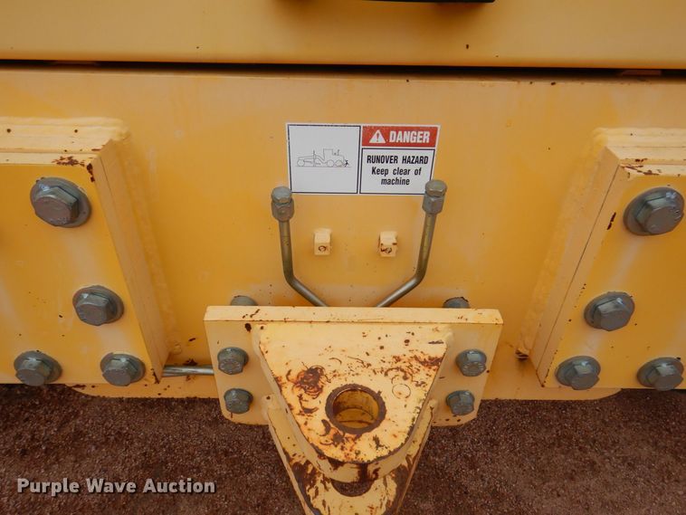 image for item JL9783 2005 New Holland RG140B  motor grader