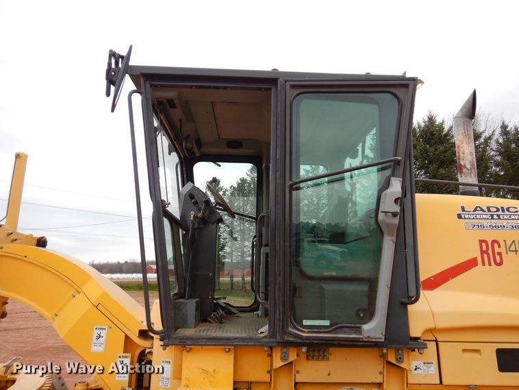 image for item JL9783 2005 New Holland RG140B  motor grader