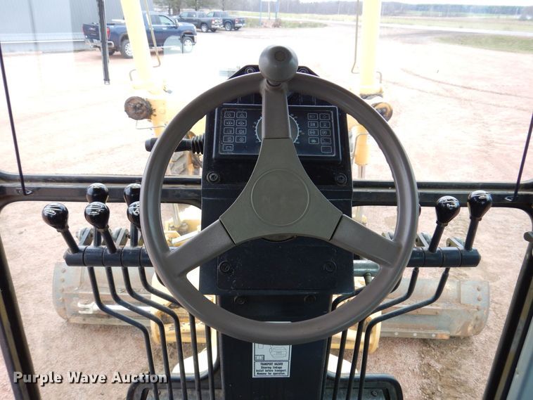 image for item JL9783 2005 New Holland RG140B  motor grader