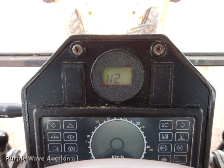 image for item JL9783 2005 New Holland RG140B  motor grader