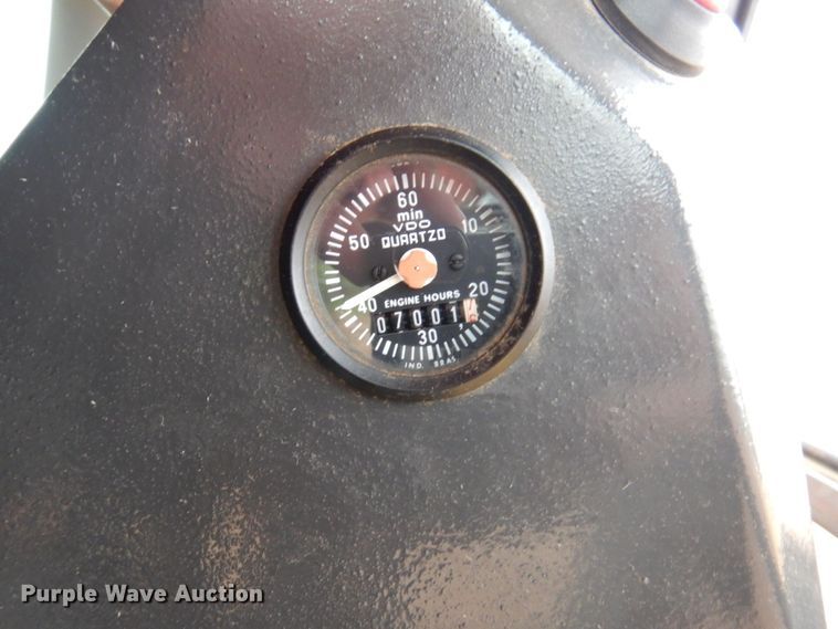 image for item JL9783 2005 New Holland RG140B  motor grader