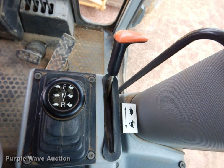 image for item JL9783 2005 New Holland RG140B  motor grader