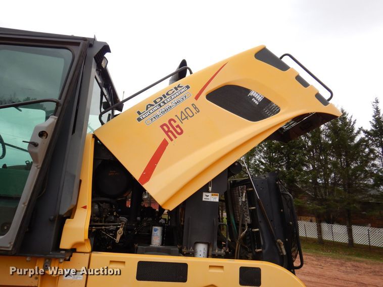 image for item JL9783 2005 New Holland RG140B  motor grader