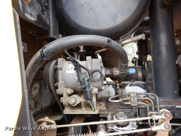 image for item JL9783 2005 New Holland RG140B  motor grader