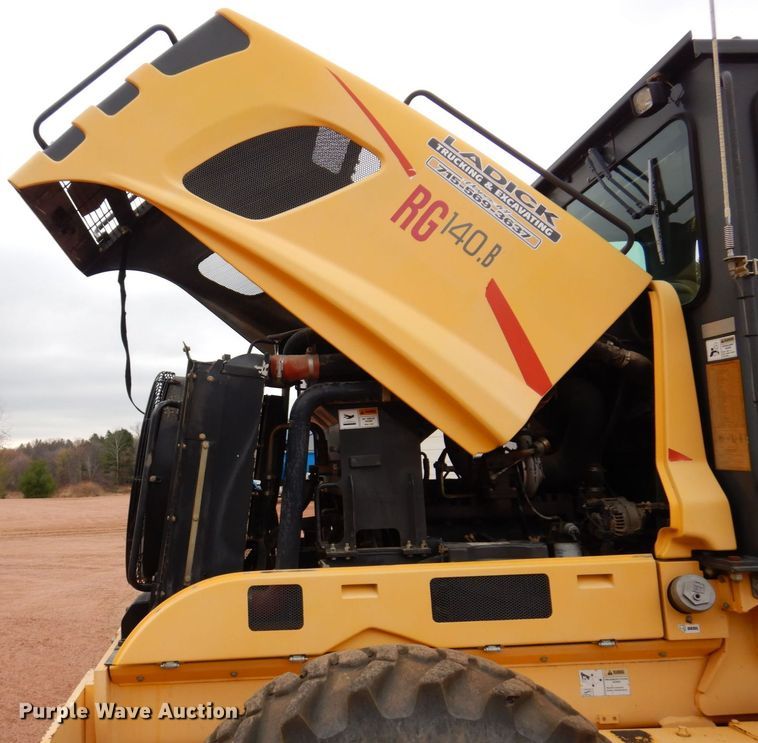 image for item JL9783 2005 New Holland RG140B  motor grader