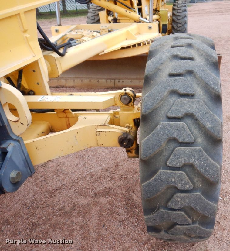 image for item JL9783 2005 New Holland RG140B  motor grader