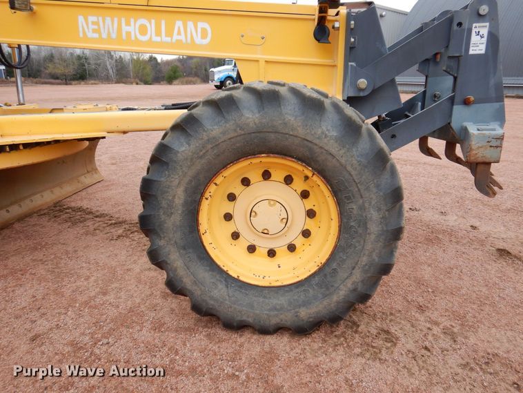 image for item JL9783 2005 New Holland RG140B  motor grader