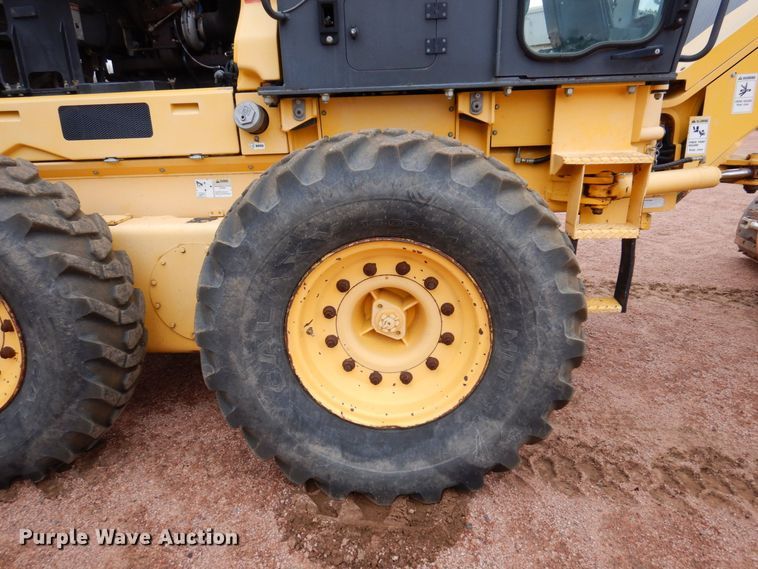 image for item JL9783 2005 New Holland RG140B  motor grader