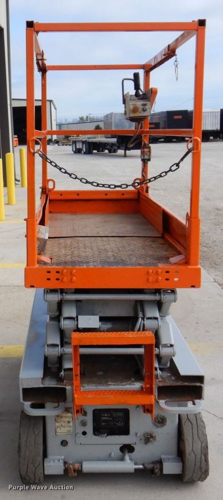 image for item JL9785 2004 Skyjack SJIII 3219  scissor lift