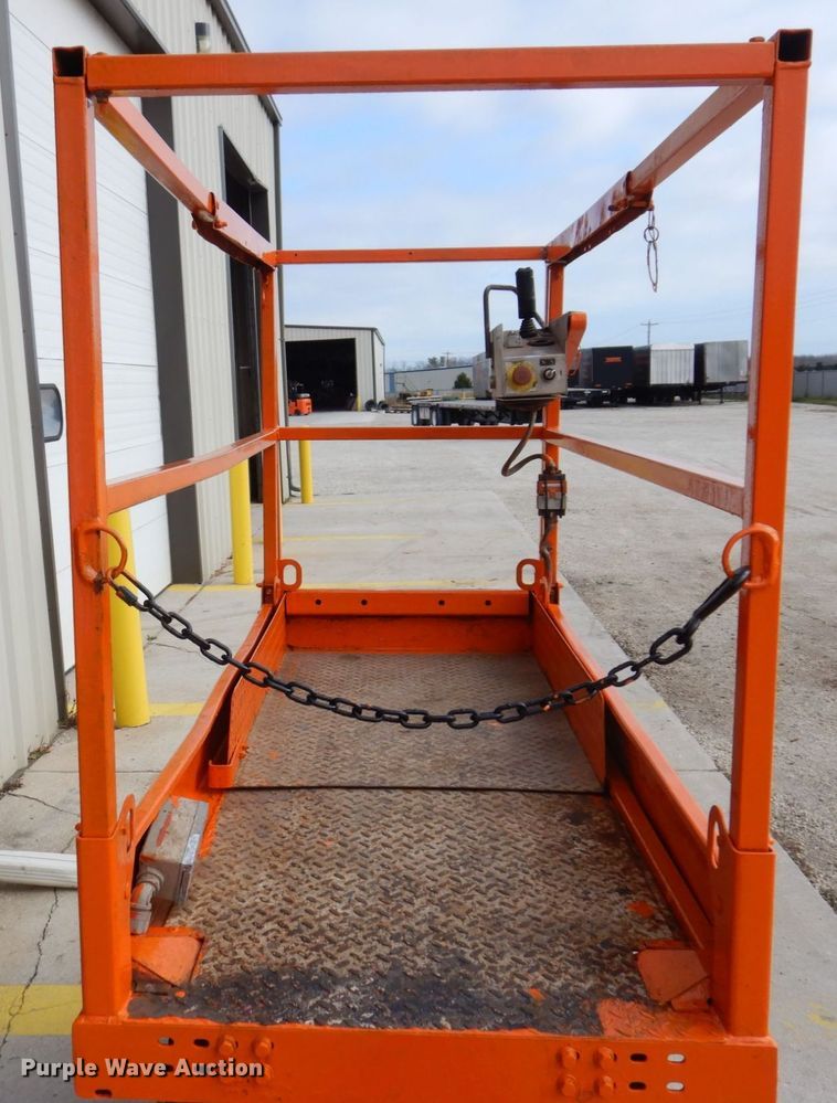 image for item JL9785 2004 Skyjack SJIII 3219  scissor lift