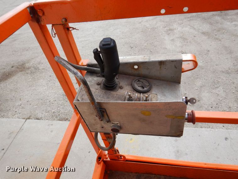 image for item JL9785 2004 Skyjack SJIII 3219  scissor lift