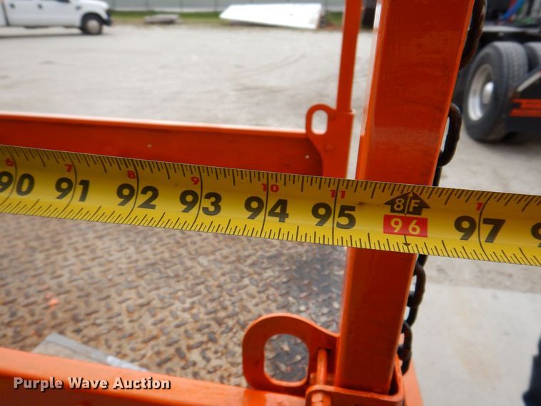 image for item JL9785 2004 Skyjack SJIII 3219  scissor lift