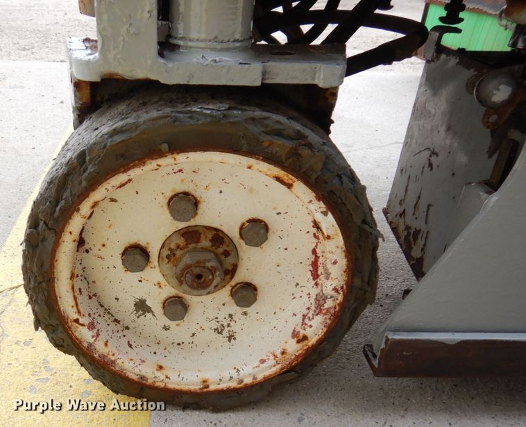 image for item JL9785 2004 Skyjack SJIII 3219  scissor lift