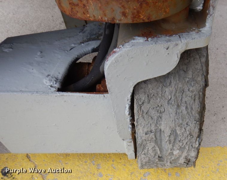 image for item JL9785 2004 Skyjack SJIII 3219  scissor lift