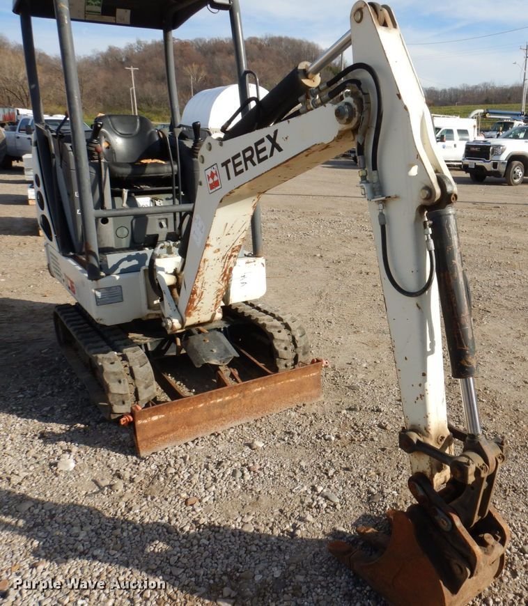 image for item JL9791 2010 Terex TC16  mini excavator