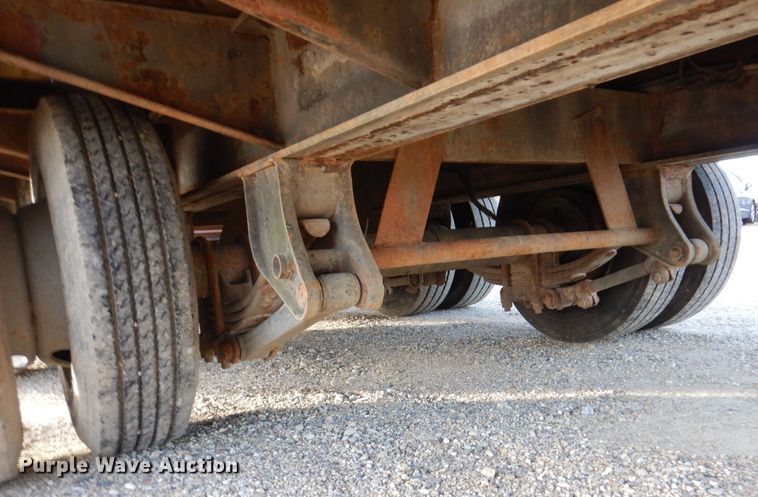 image for item JL9795 1998 Towmaster T-30-2  equipment trailer