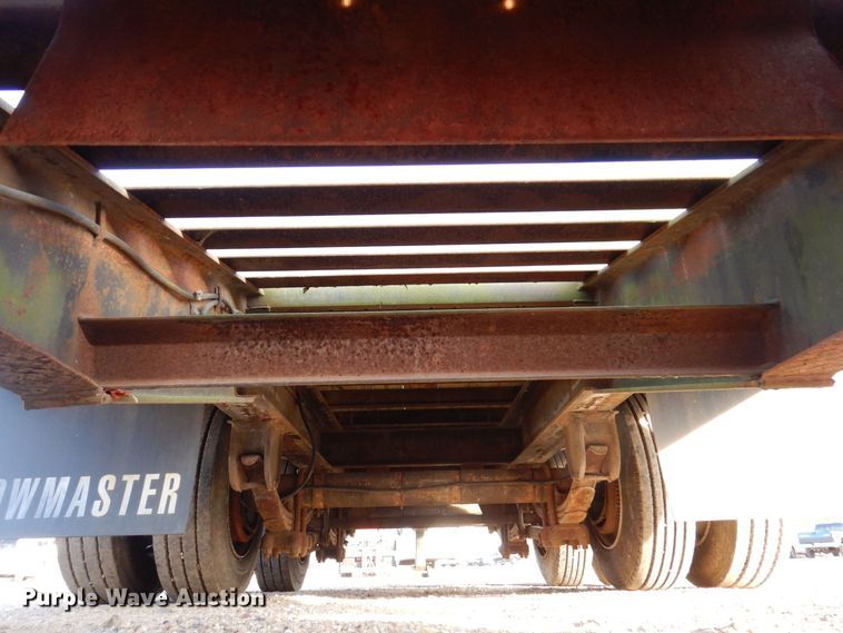 image for item JL9795 1998 Towmaster T-30-2  equipment trailer