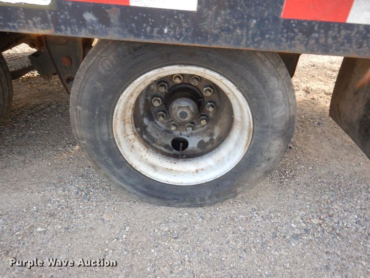 image for item JL9795 1998 Towmaster T-30-2  equipment trailer