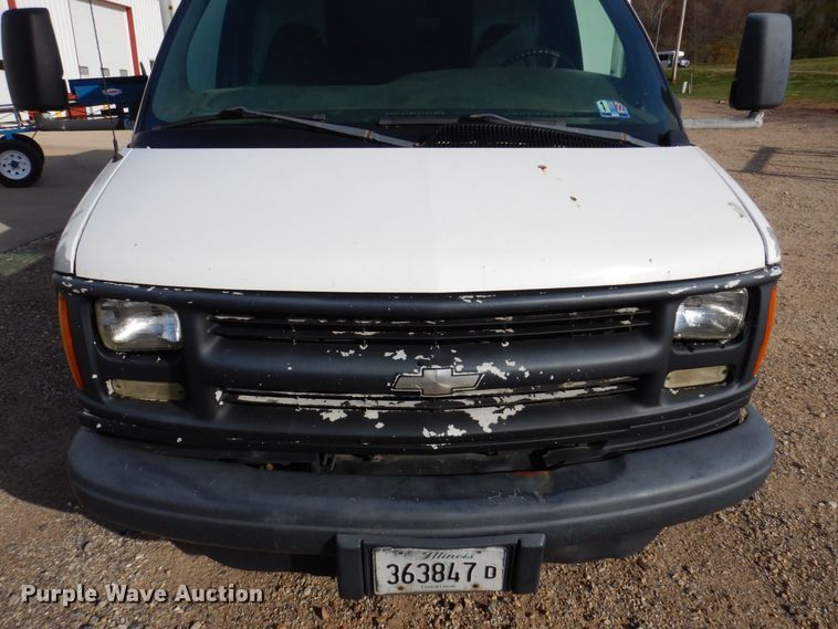 image for item JL9801 2002 Chevrolet Express G3500  fiber optic splicing truck