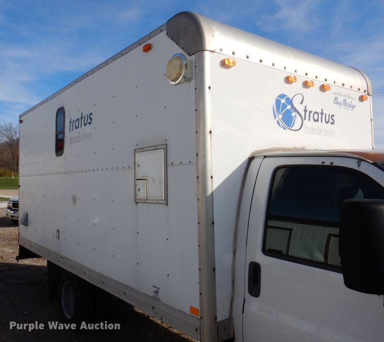 image for item JL9801 2002 Chevrolet Express G3500  fiber optic splicing truck